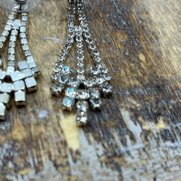 Earrings Clear Rhinestones sparkling lightweight chandelier style earrings post - Picture 5 of 11
